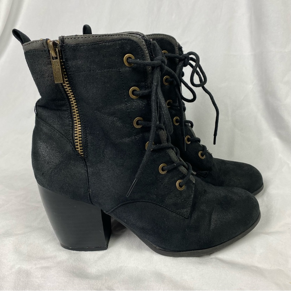 Maurice’s Black Lace-Up and Zip-up Ankle Boots - W 7 1/2